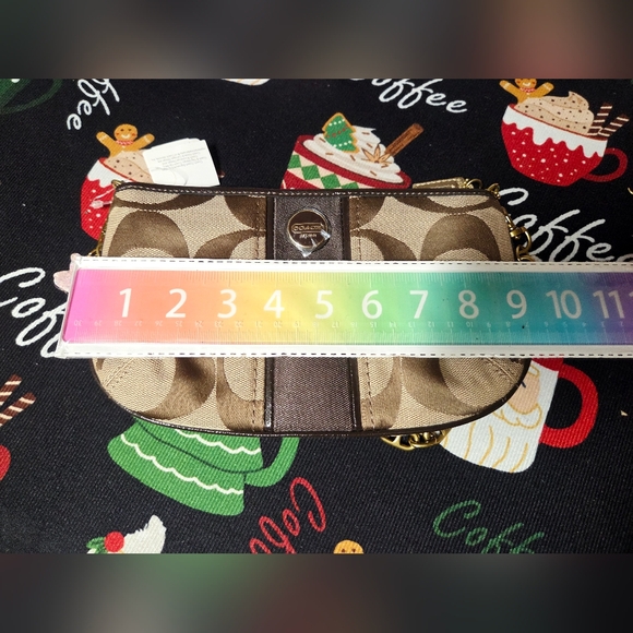 Coach Brown and Black Signature Clutch with Gold Chain - Picture 5 of 10
